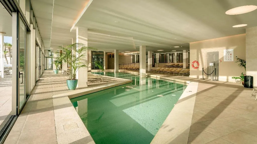 Pool, Ax Odycy, Malta
