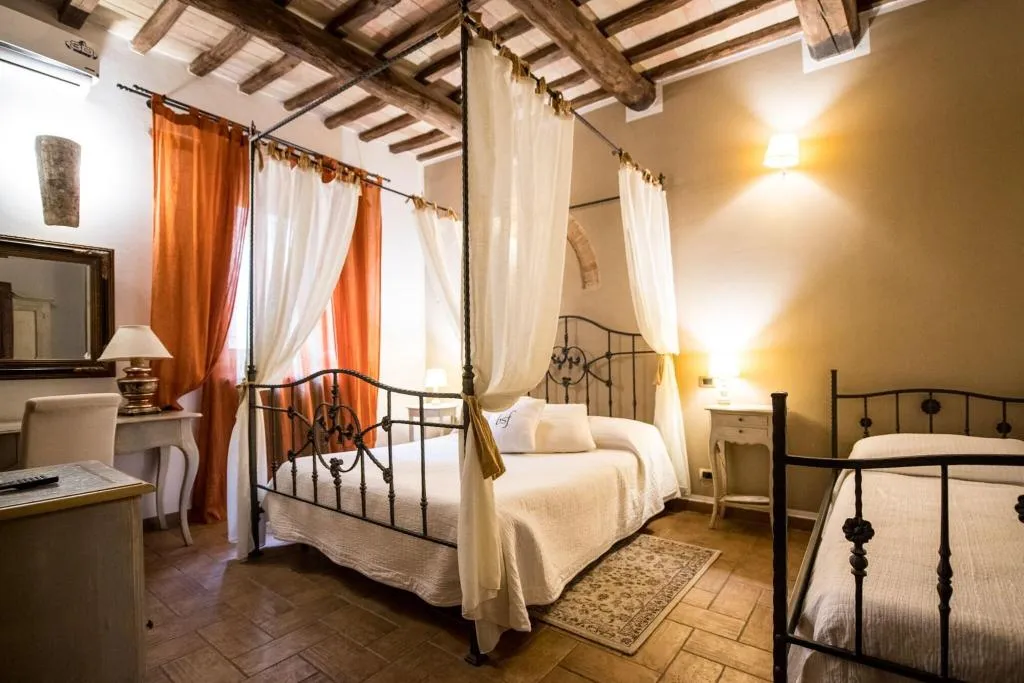 Lobby, Borgo San Faustino, Perugia
