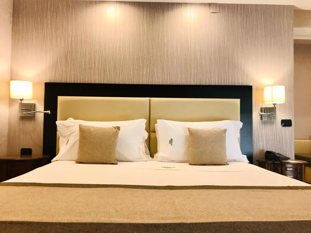 TRIPLE STANDARD Room, American Hotel, Naples