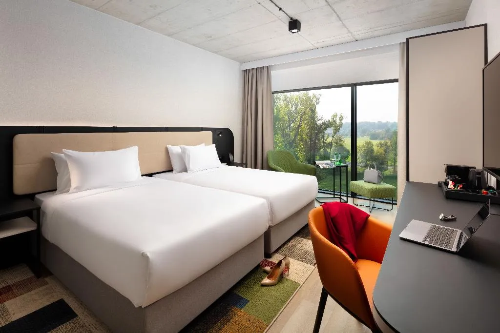 TWIN PARK VIEW Room, Hyatt Place Krakow, Krakow