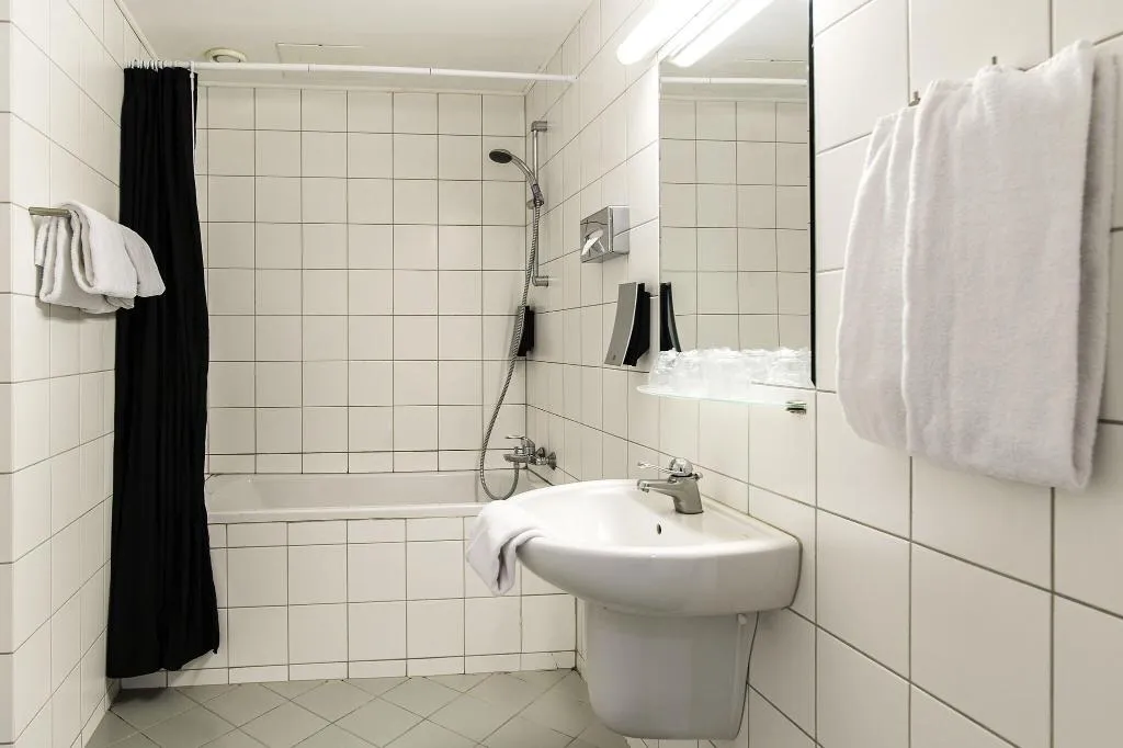 DOUBLE QUEEN SIZE BED Room, Mercur Copenhagen Hotel, Copenhagen