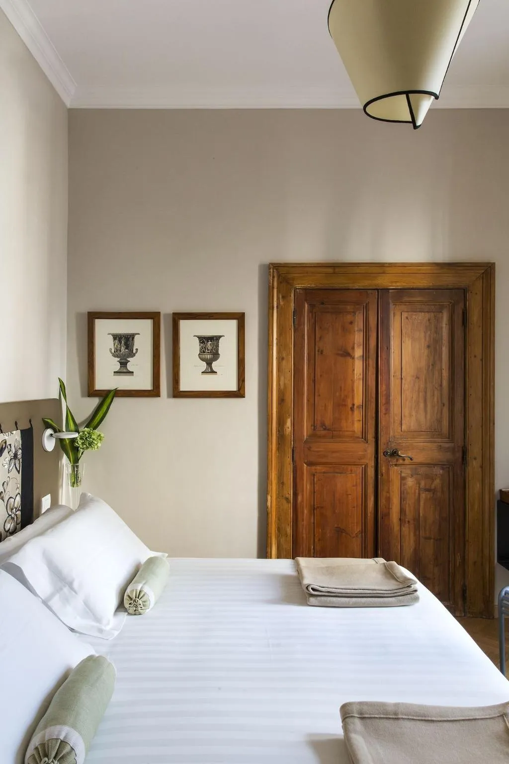 Room, Mynavona, Rome