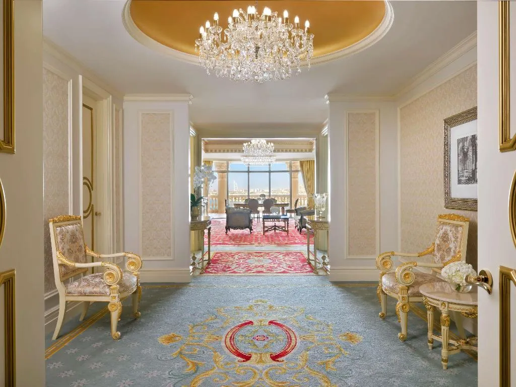 SUITE Presidential Room, Raffles The Palm Dubai, Dubai
