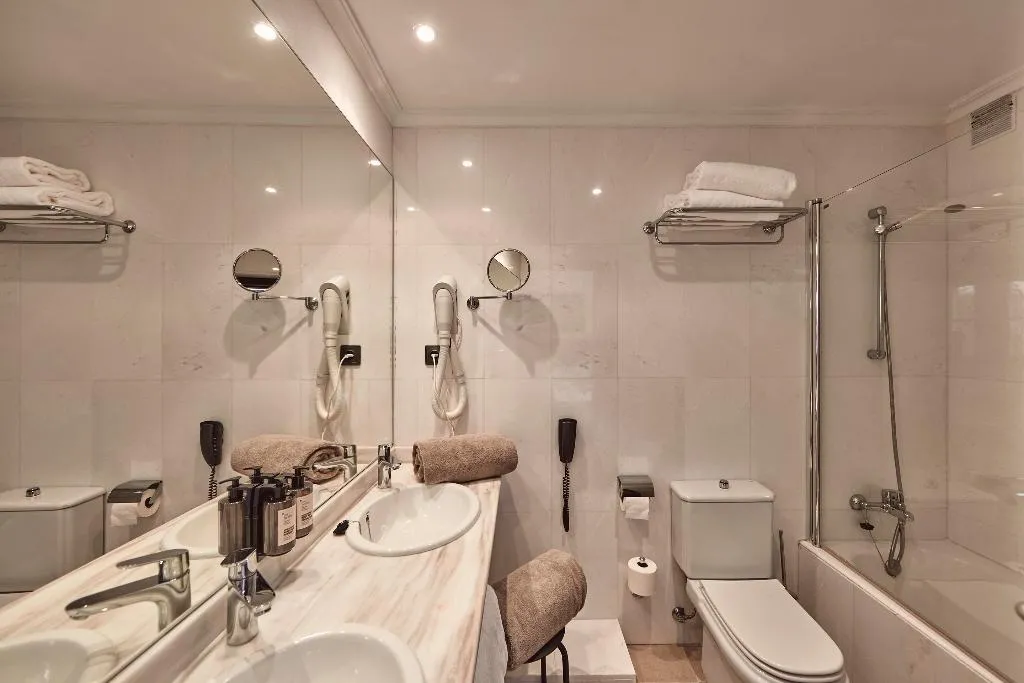Double or Twin STANDARD Room, Hotel Maristel, Majorca