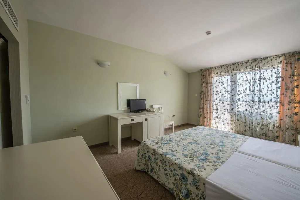 Room, Alekta, Varna