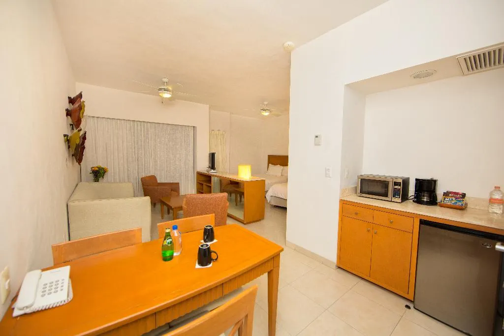 JUNIOR SUITE STANDARD Room, Ambiance Suites Cancun, Cancun Area