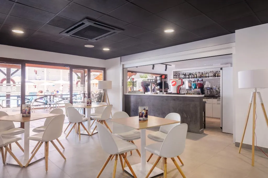 Bar, Vibra Cala Tarida Hotel, Ibiza