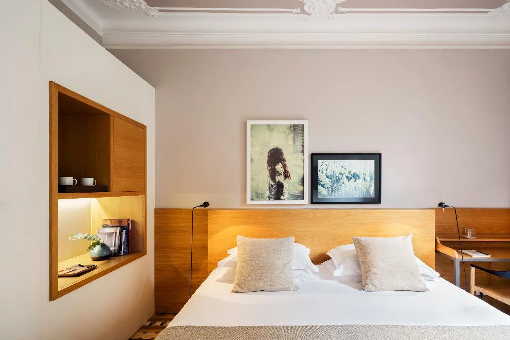 DOUBLE KING SIZE BED Room, Alexandra Barcelona, Curio Collection by Hilton, Barcelona
