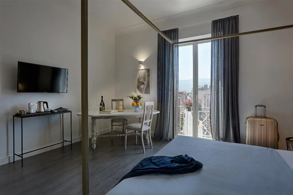 QUADRUPLE DELUXE Room, Casa Pacifico Pompei, Naples