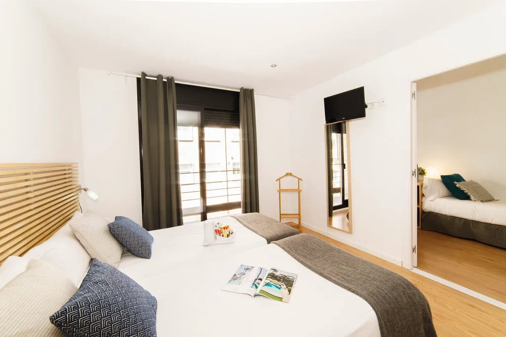 FAMILY ROOM STANDARD Room, House by pillow, Barcelona