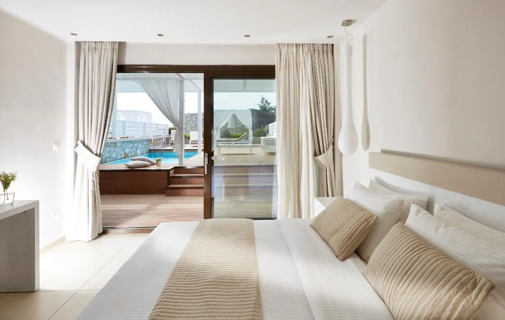 SUITE DELUXE WITH PRIVATE POOL Room, Kassandra Bay Resort, Suites & SPA, Skiathos