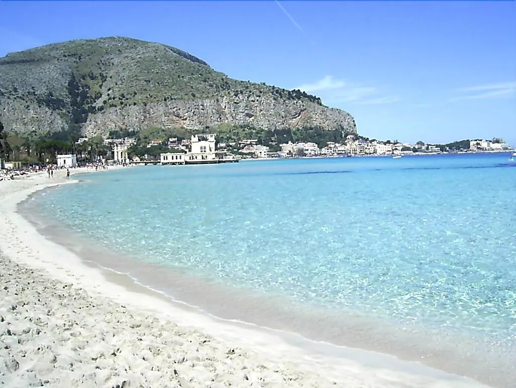 Beach, Al Decoro, Palermo