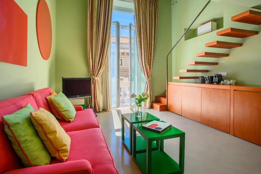 STUDIO DUPLEX SUPERIOR Room, Pretaloger Verdi 18, Naples