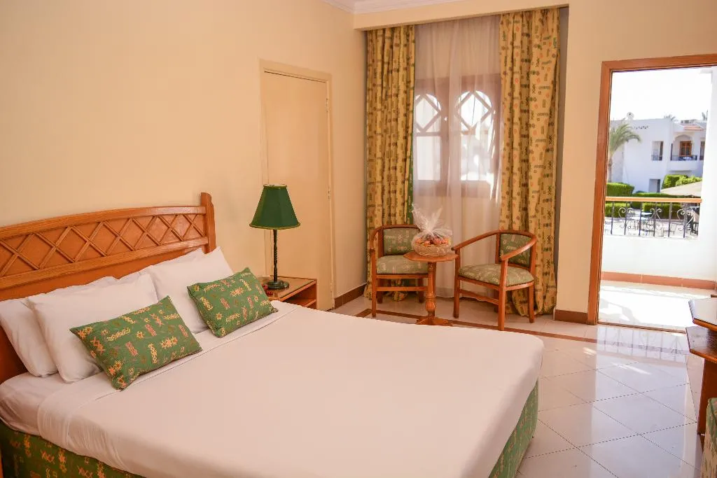 SINGLE POOL VIEW Room, Dive Inn Resort, Red Sea Riviera