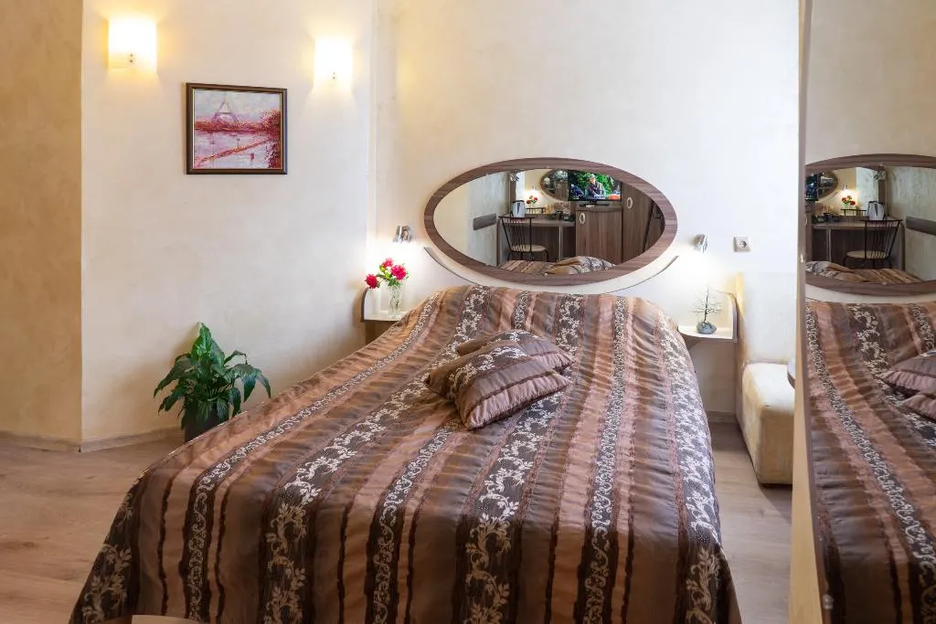 Room, Victoria, Varna