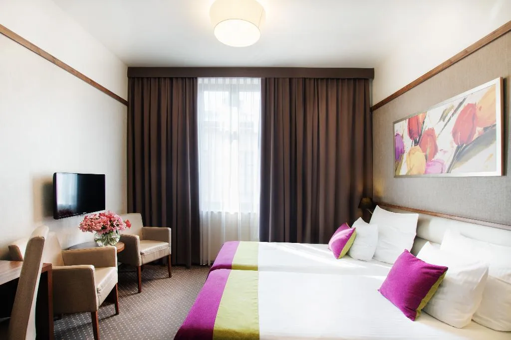 Double or Twin DELUXE Room, Golden Tulip Krakow City Center, Krakow