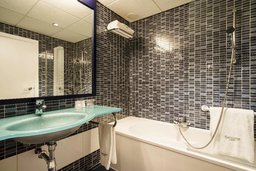 JUNIOR SUITE STANDARD Room, Eurostars Malaga, Costa Del Sol
