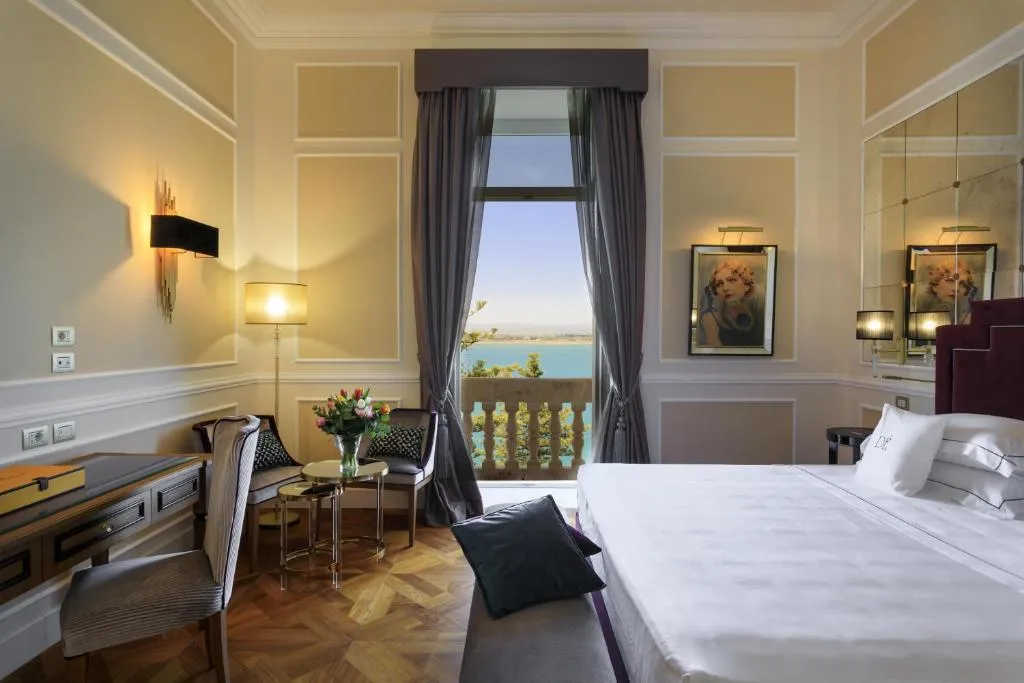DOUBLE DELUXE SEA VIEW Room, Grand Hotel Des Étrangers, Catania