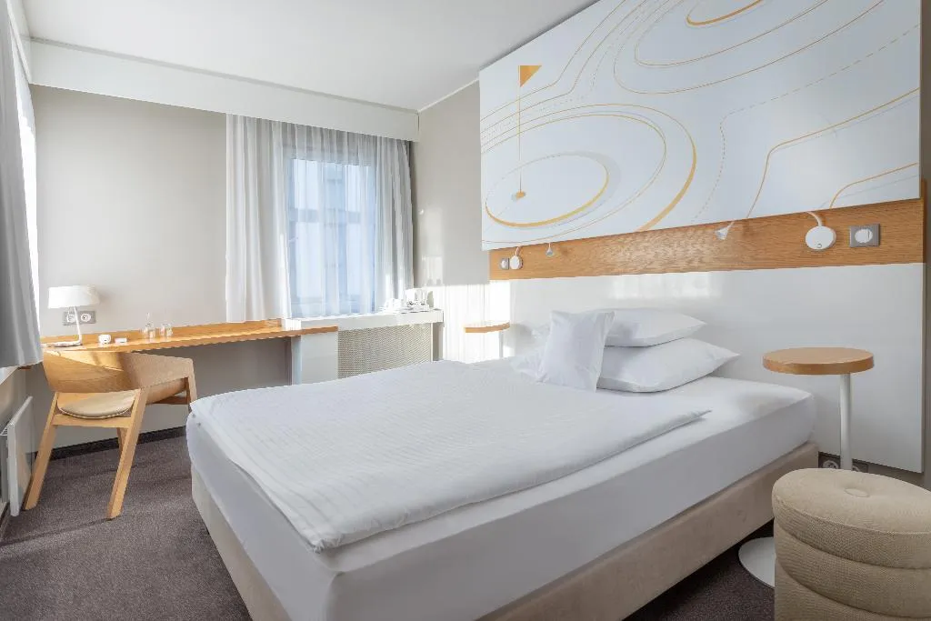 SINGLE SUPERIOR Room, Hotel Golf Prague, Prague