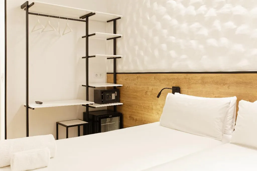 QUADRUPLE STANDARD Room, Green House Hotel, Barcelona