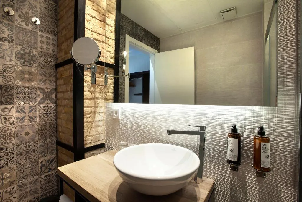 TRIPLE STANDARD Room, Petit Palace Ruzafa, Valencia