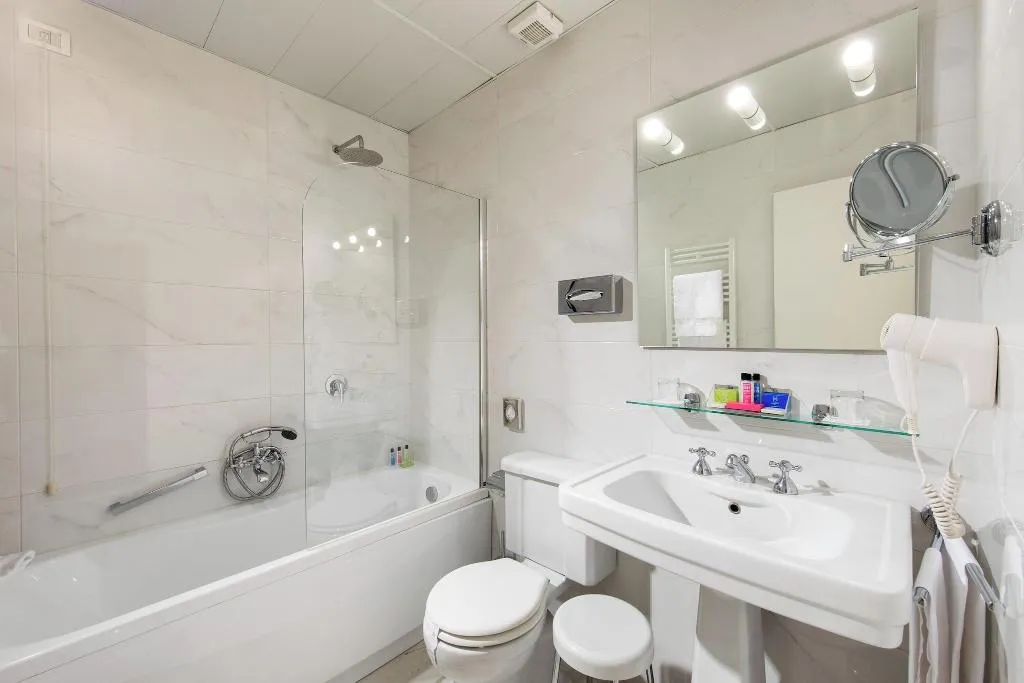 SUITE QUEEN SIZE BED Room, Hotel Quirinale, Rome