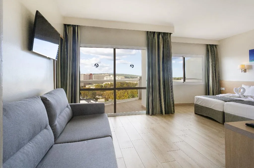 TRIPLE POOL VIEW Room, Samos, Majorca