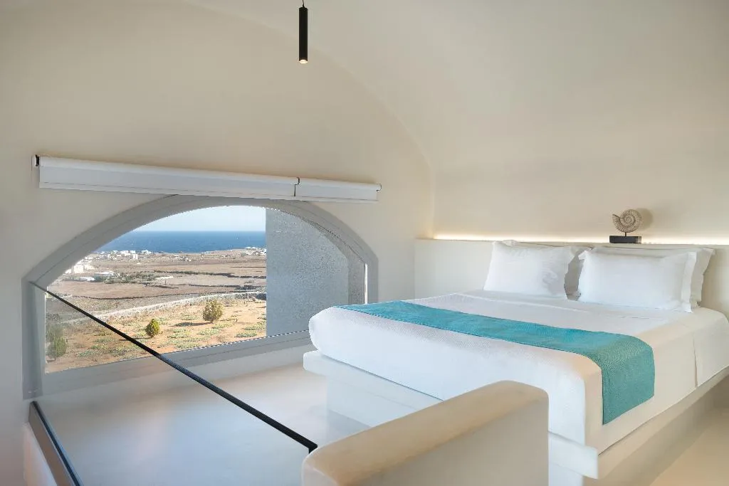VILLA WITH PRIVATE POOL Room, Danae Suites, Santorini