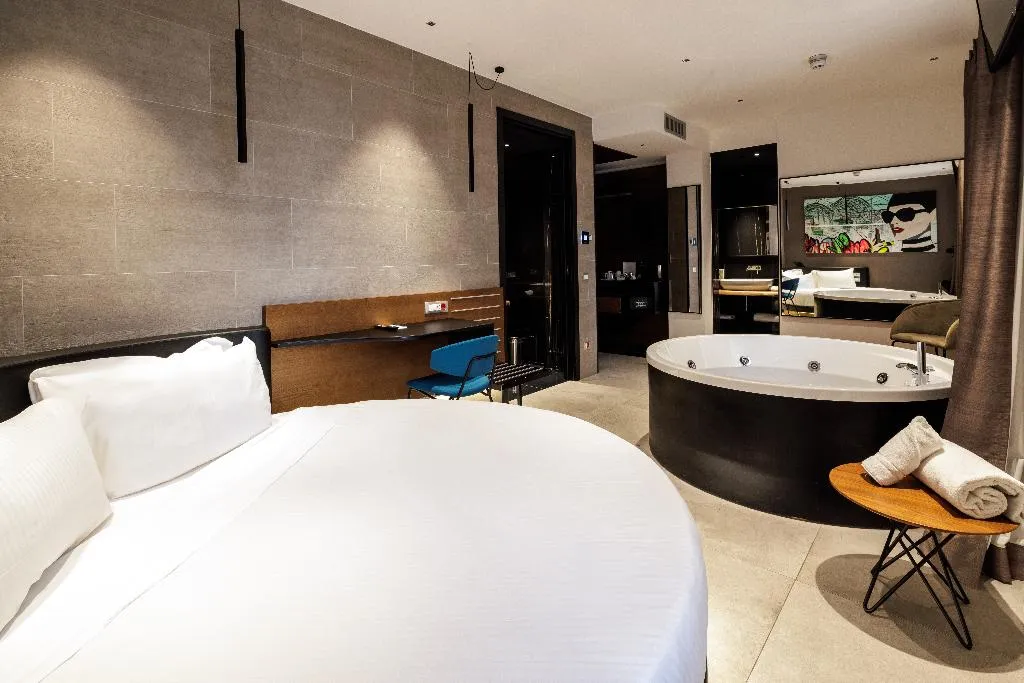 JUNIOR SUITE STANDARD Room, The Corner Duomo Hotel, Naples