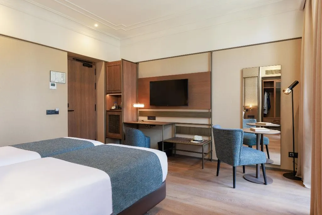 Double or Twin SUPERIOR Room, Hotel Medinaceli 4*S, Barcelona