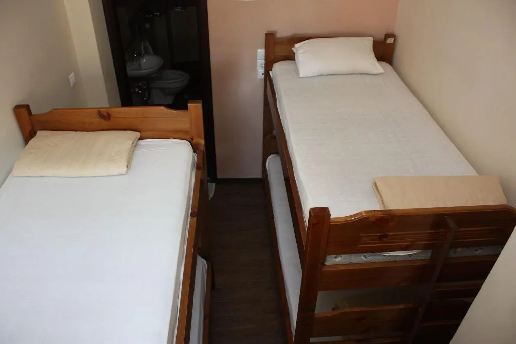 Room, Pella Inn Hostel, Athens