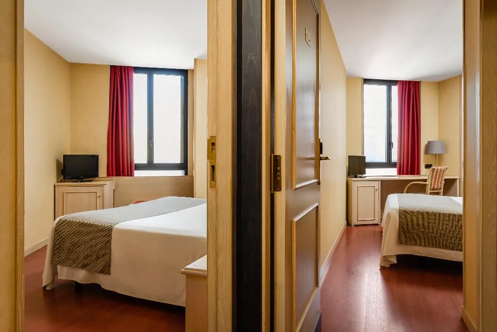 FAMILY ROOM STANDARD Room, Sunotel Junior, Barcelona