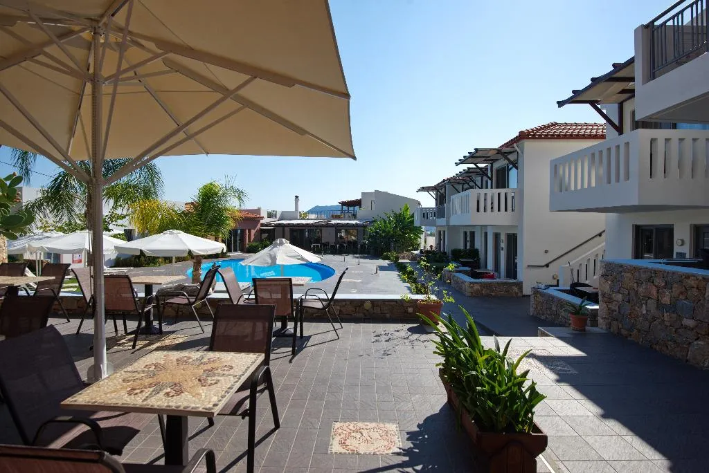 Bar, 4 Epoches, Skiathos