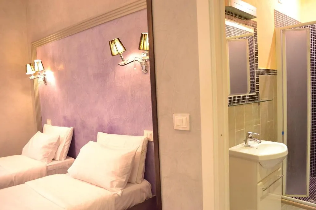 Room, Tiburtina House, Rome