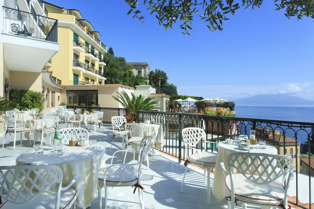 Bar, Grand Hotel Capodimonte, Naples