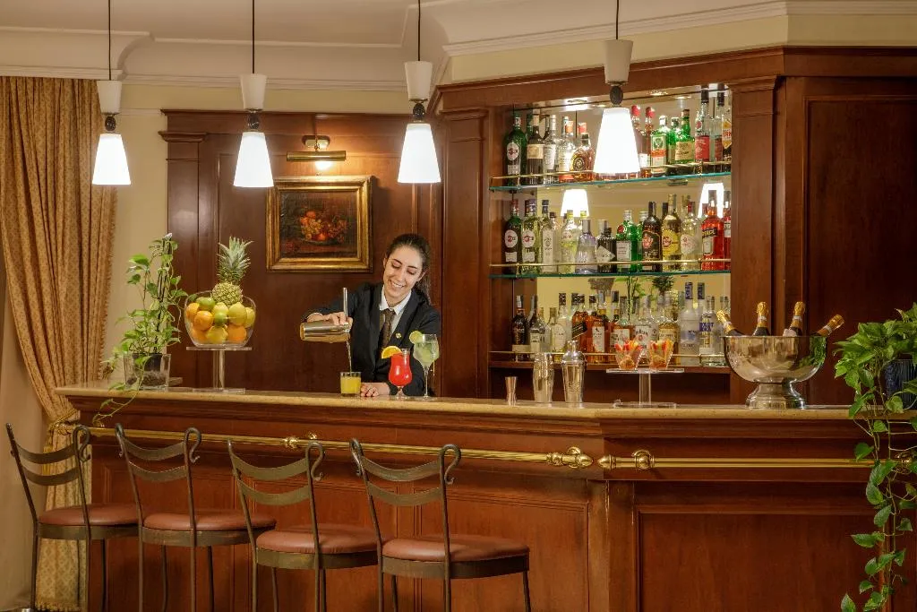 Bar, Donna Laura Palace, Rome