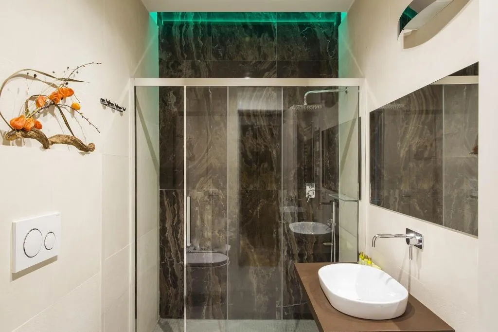 Room, Mynavona, Rome