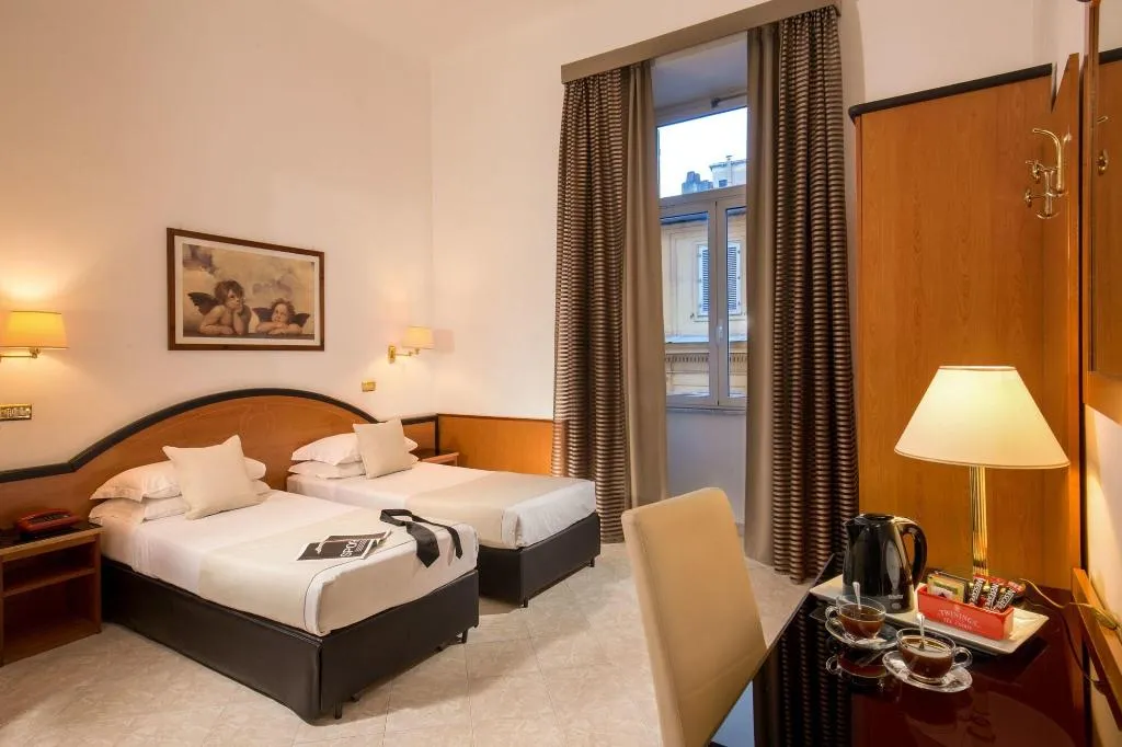 Room, Sonya, Rome