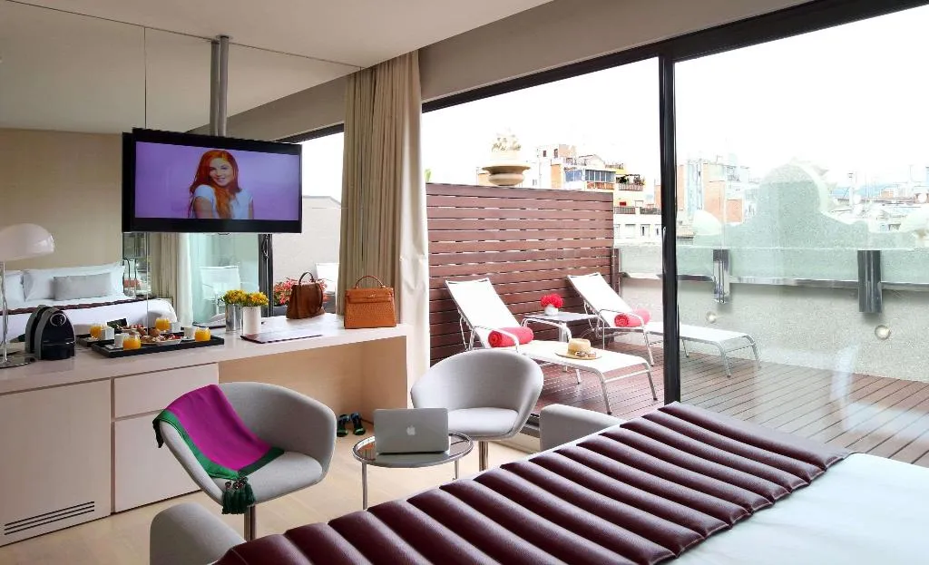 Room, Cram, Barcelona