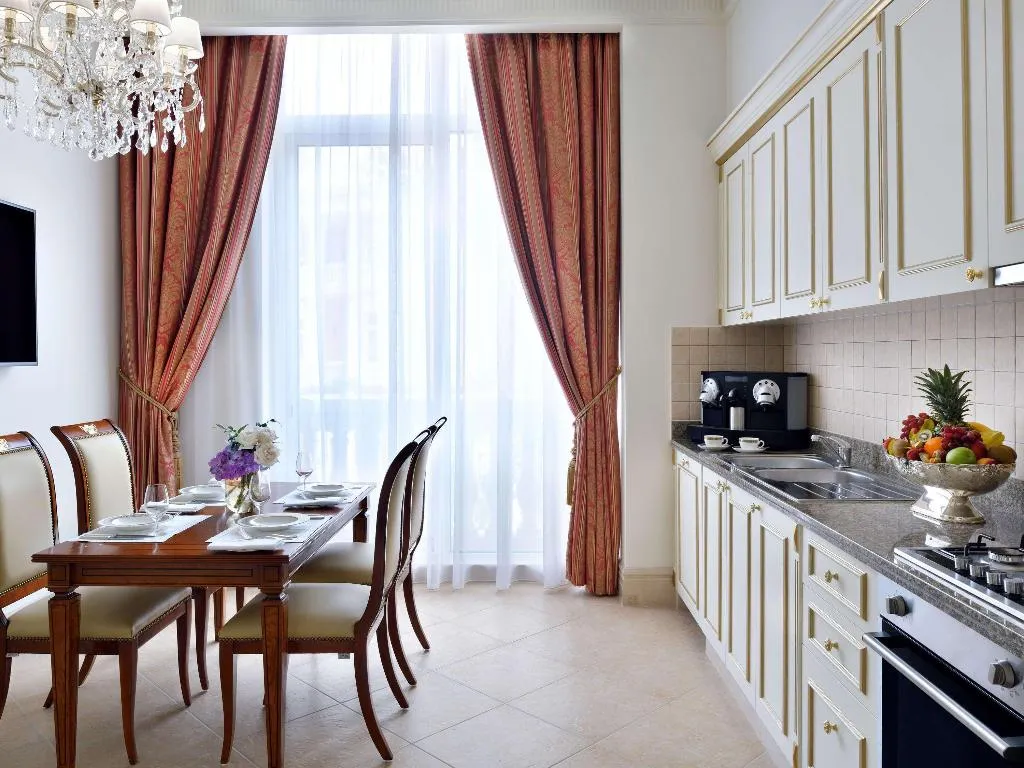 VILLA STANDARD Room, Raffles The Palm Dubai, Dubai