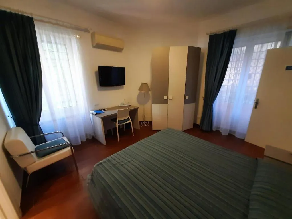 Room, B B Five Roma, Rome