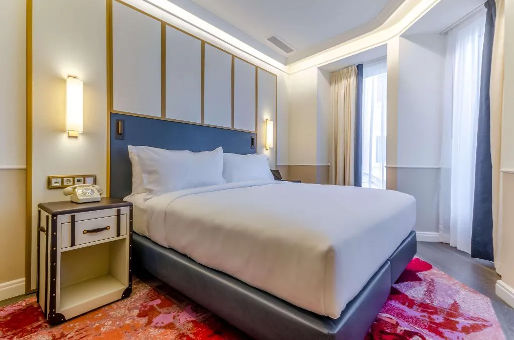 Room, The Emerald House Lisbon, Curio Collection by Hilt, Lisbon