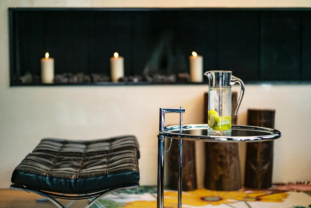 Lobby, Modus, Varna