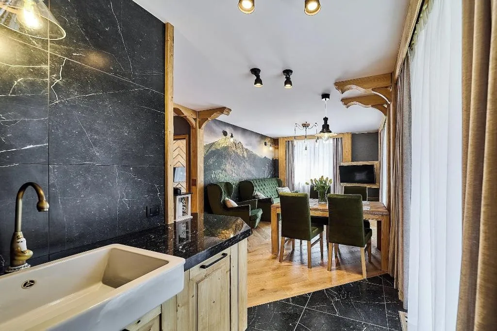 Room, ApartHotel Giewont, Krakow