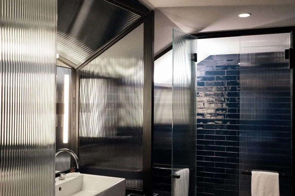 SUITE WITH TERRACE Room, Chic & Basic Gravity, Porto