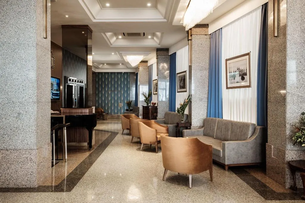 Lobby, Diplomat, Malta