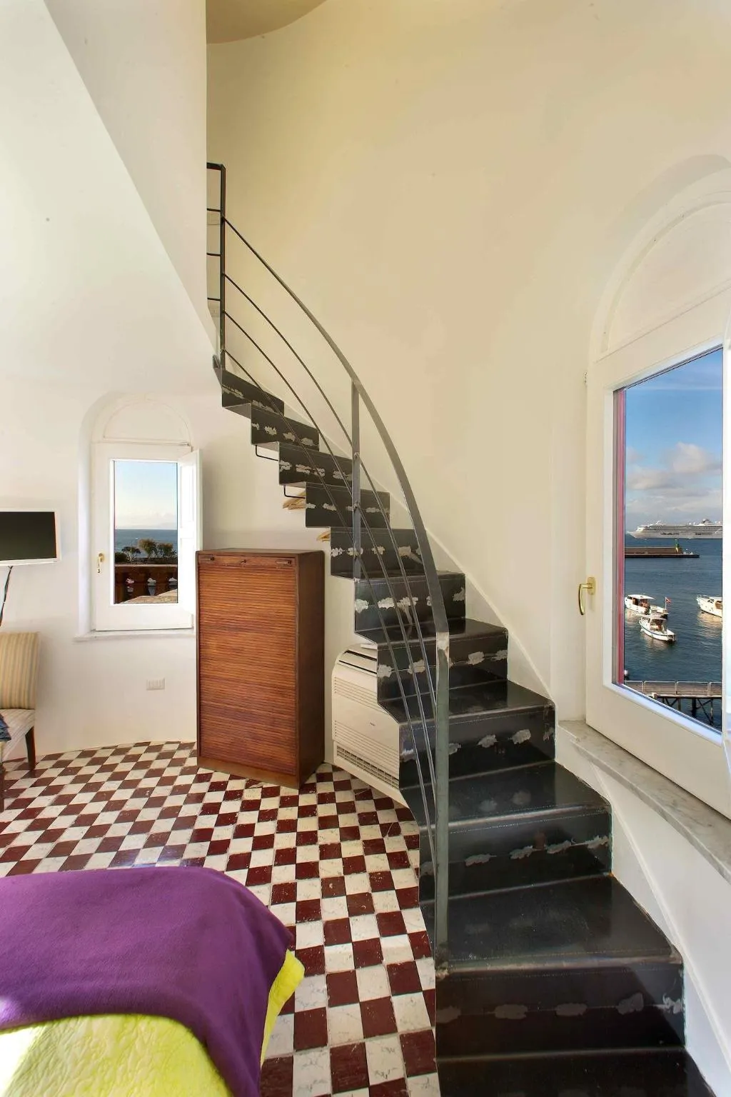Room, Marina Piccola 73, Naples