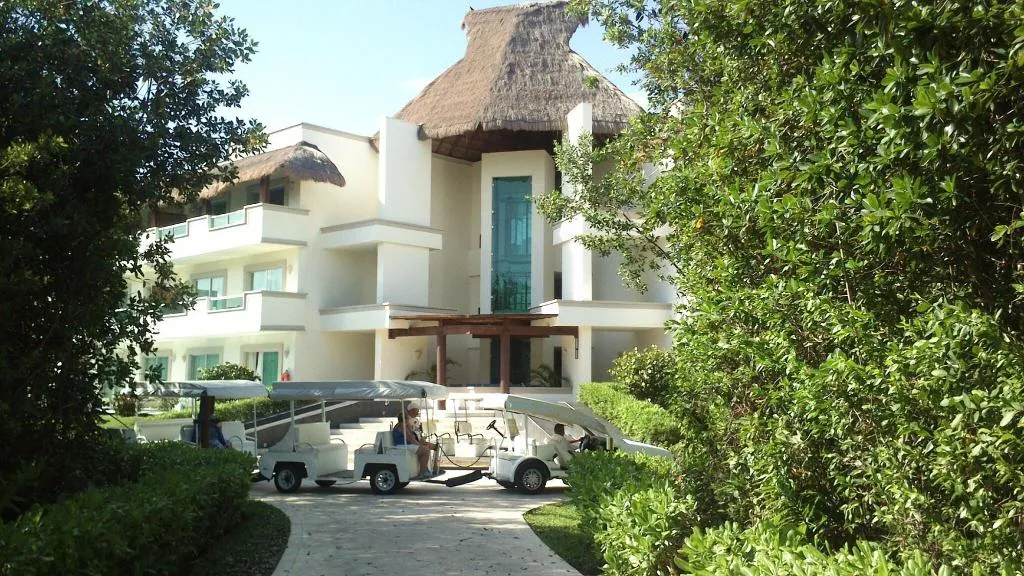 SUITE GARDEN VIEW KING BED Room, BlueBay Grand Esmeralda, Playa Del Carmen