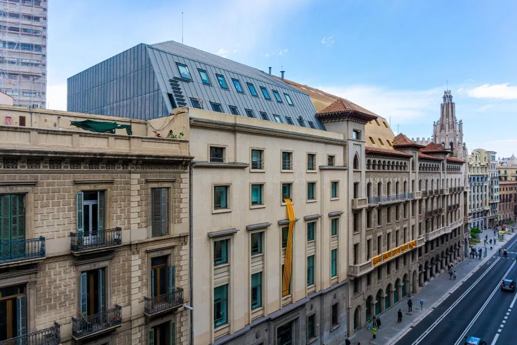 TRIPLE WITH BALCONY WITH VIEWS Room, Fontanella Green House, Barcelona