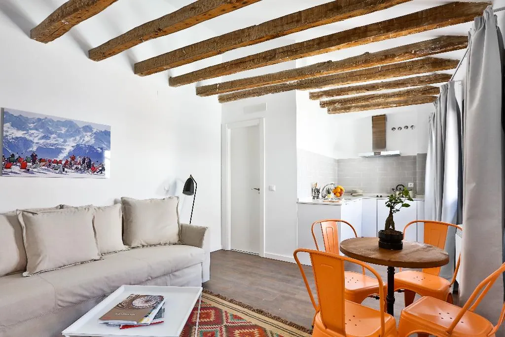 STUDIO STANDARD Room, Urban Vida Calatrava, Madrid